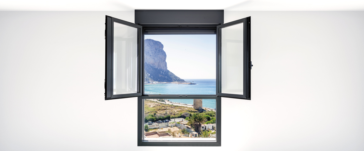 Ventana de aluminio STRUGAL S74RP